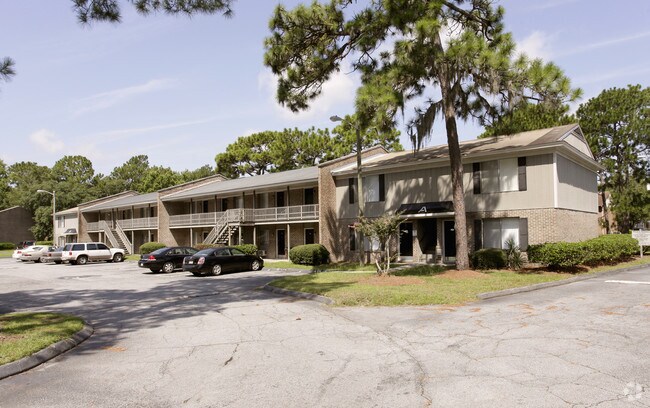 Foto del edificio - Forest Hills Apartments