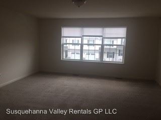 Building Photo - 3 br, 2.5 bath House - 2433 Newtown Dr