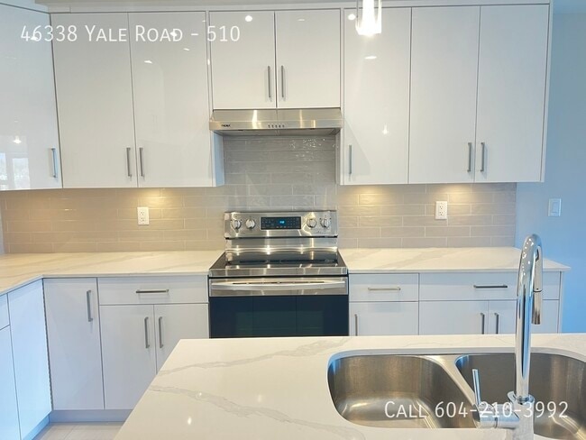 Building Photo - Yaletown Living