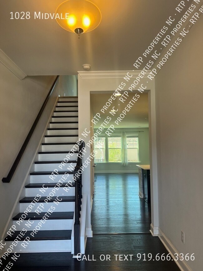 Foto del edificio - 1028 Midvale Ave