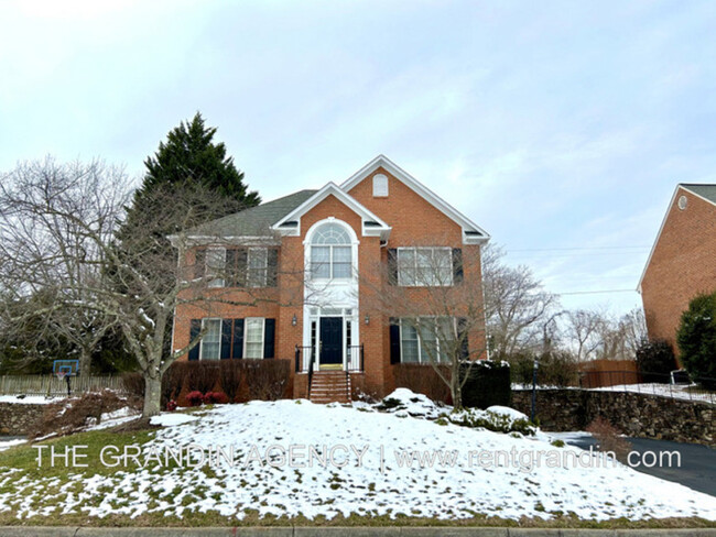 Foto del edificio - 4453 Brentwood Ct