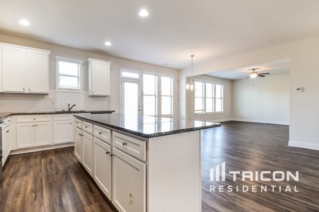 Building Photo - 4272 Bella View Dr