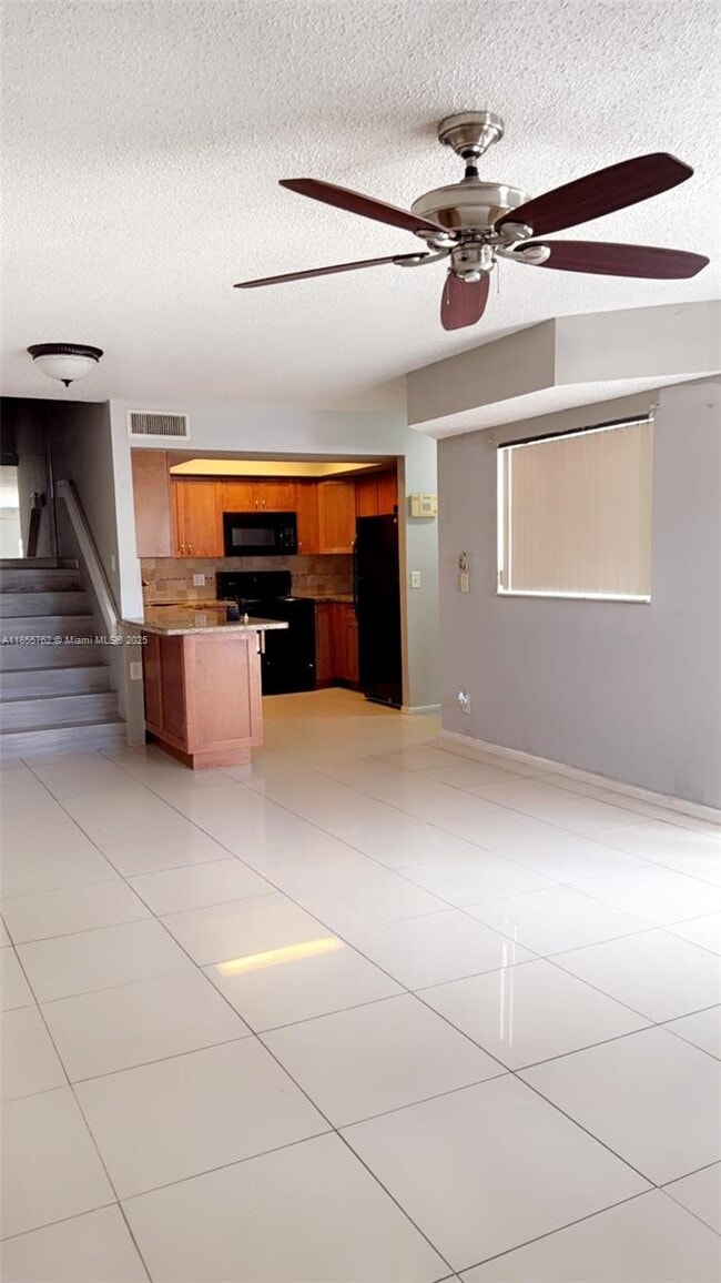 Building Photo - 3955 Village Dr