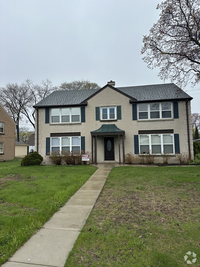Building Photo - 4838 N Port Washington Rd