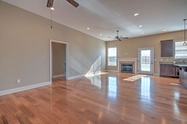 Building Photo - 1597 Old Stagecoach Rd