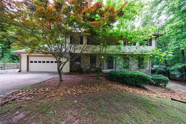 Building Photo - 10565 Shallowford Rd