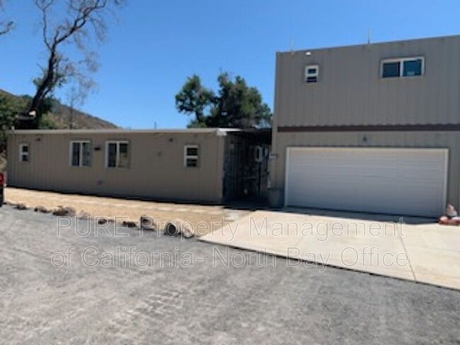 Building Photo - 1004 Pythian Rd