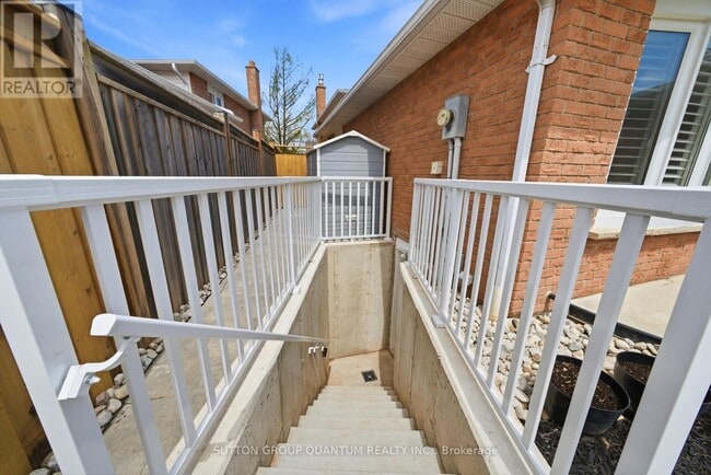 Building Photo - 2529 Cavendish Dr