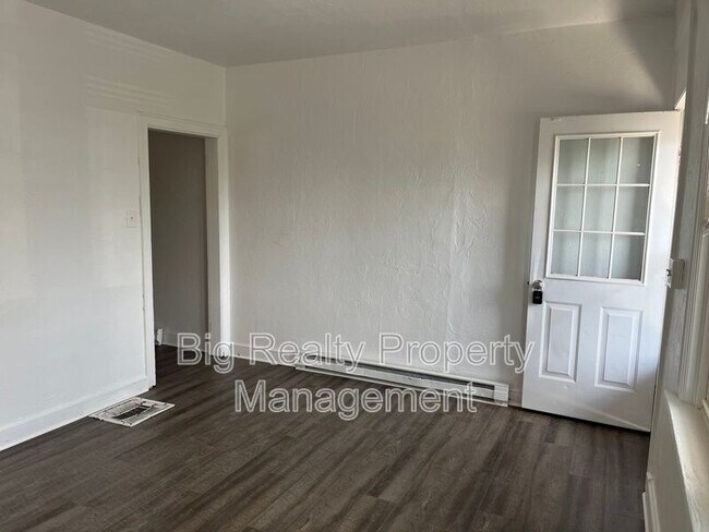 Foto del edificio - 119 E Scull St