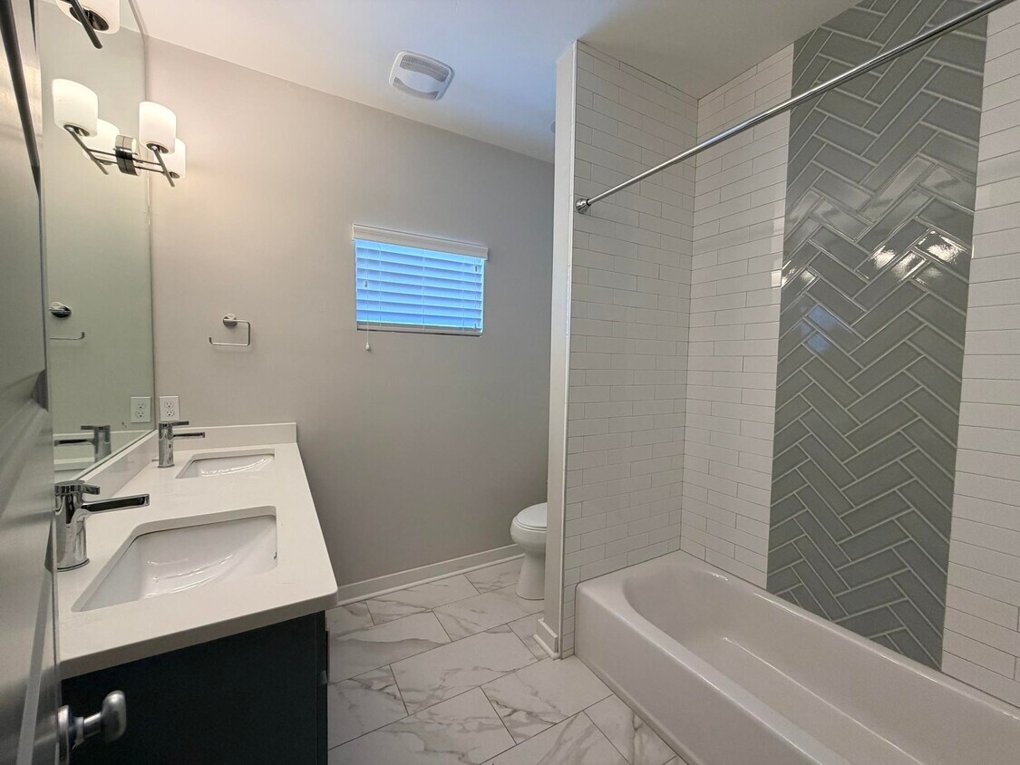 Foto del edificio - 1258 N Bronough St