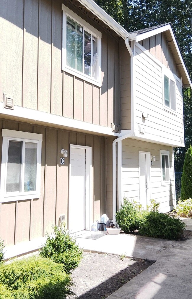 Building Photo - 677 Cook Rd