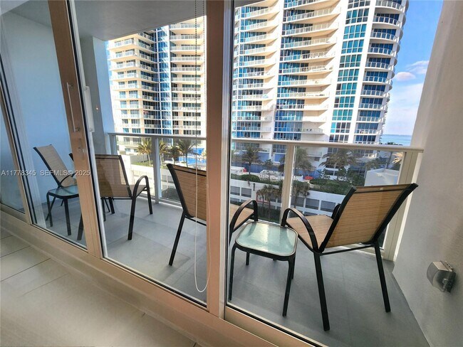 Foto del edificio - 3505 S Ocean Dr