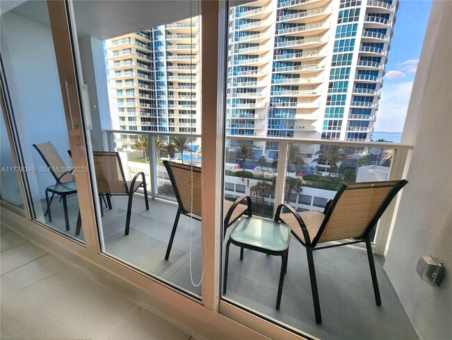 Building Photo - 3505 S Ocean Dr