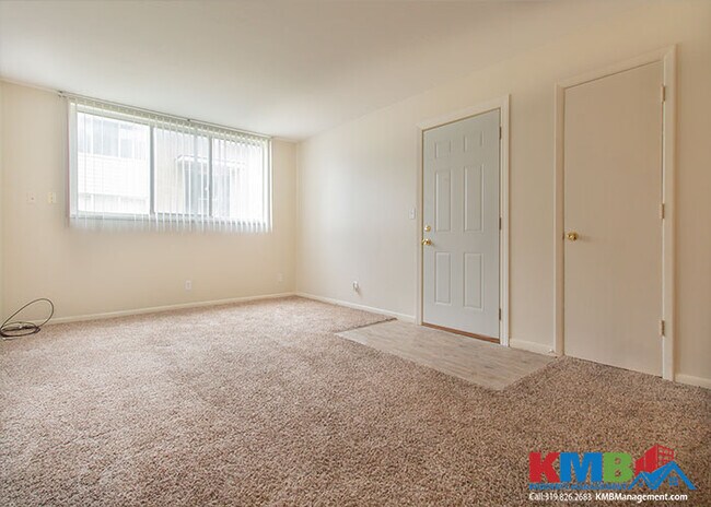 Foto del edificio - 1165 Ridge Dr