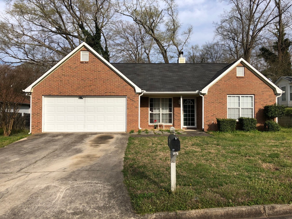 5912 Creekside Dr, Rex, GA 30273 House Rental in Rex, GA