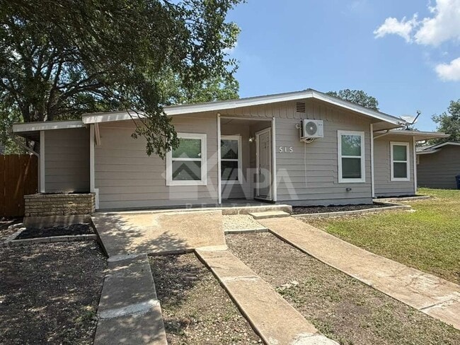 Building Photo - 515 Blakeley Dr