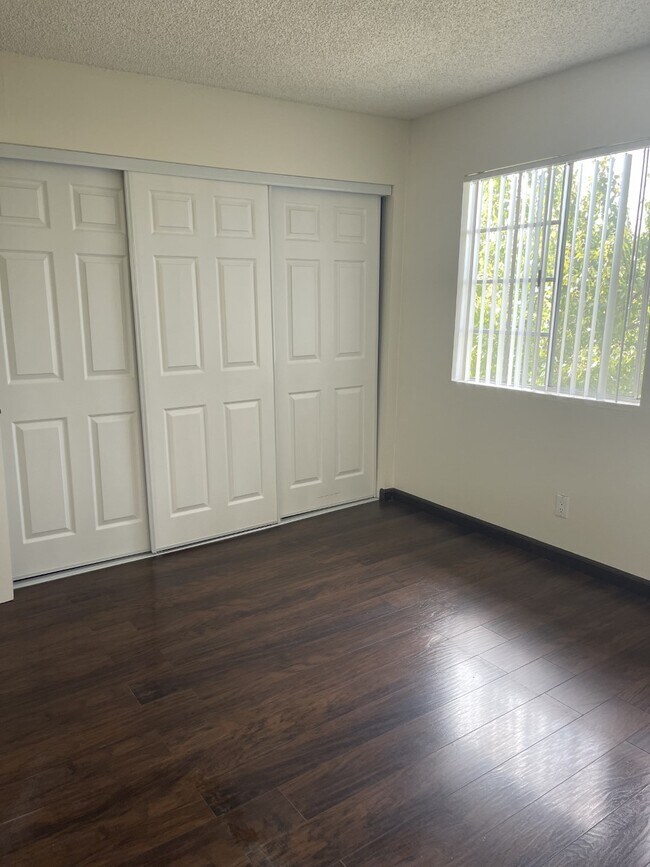 Foto del edificio - 667 W Milford St