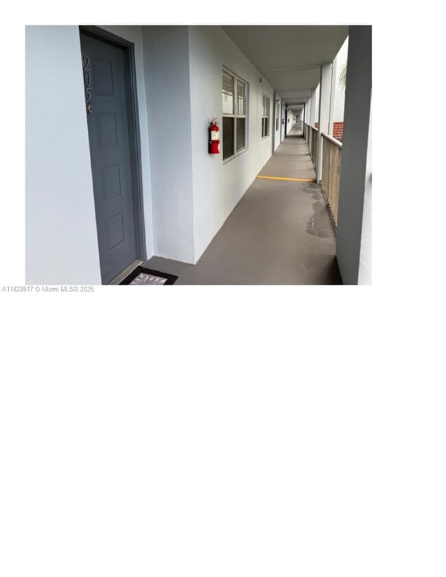 Foto del edificio - 1151 SW 128th Terrace