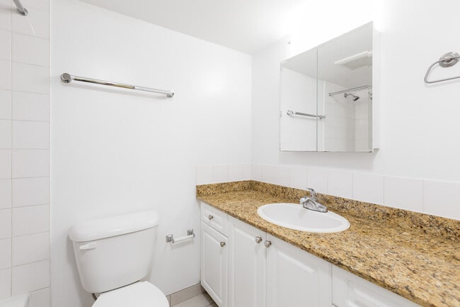 Building Photo - Marquis