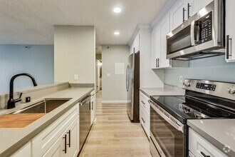 Building Photo - 240 N Bayshore Blvd