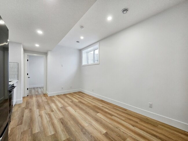 Building Photo - 1902R Grand Oaks Dr SW