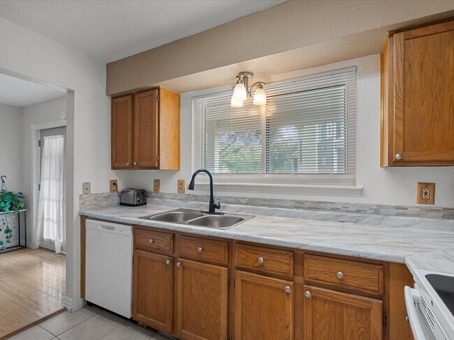 Foto del edificio - 18515 Egret Bay Blvd