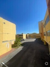 Building Photo - 1555 W 44th Pl