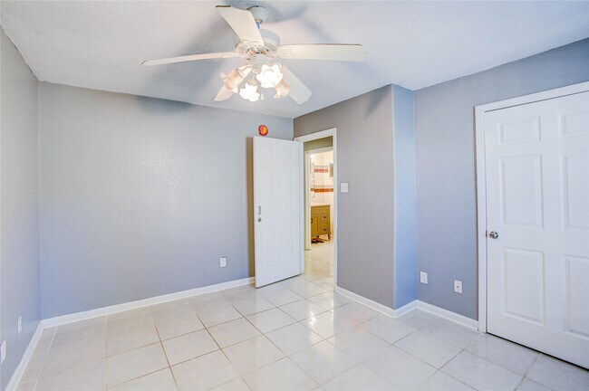 Building Photo - 11807 Greenmesa Dr