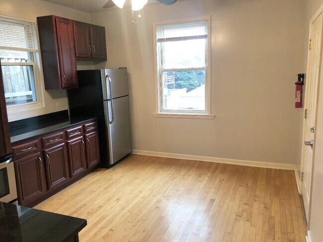 Building Photo - 3351 N Lawndale Ave