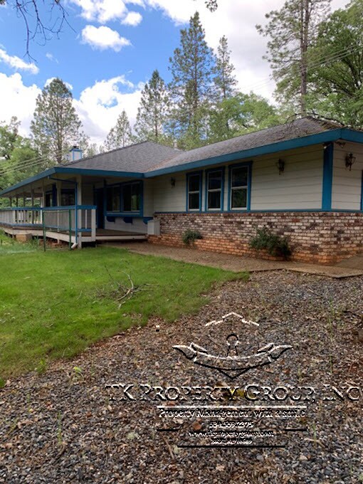 Primary Photo - 16573 Auburn Rd
