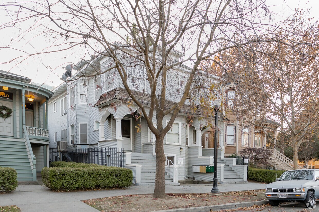 Building Photo - 1106 E St