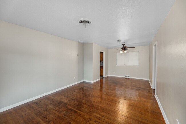 Foto del edificio - 4505 SW Beta Ave