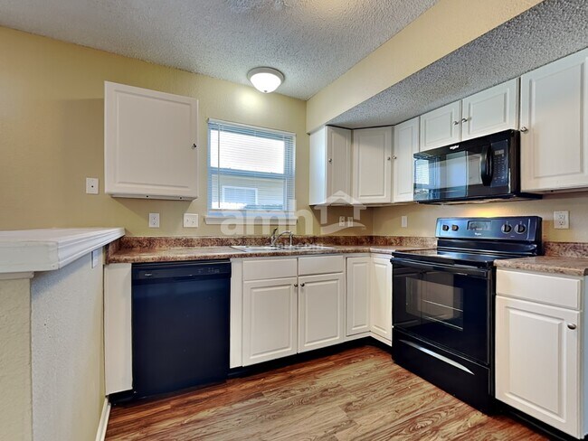 Building Photo - 6031 Draycott Dr
