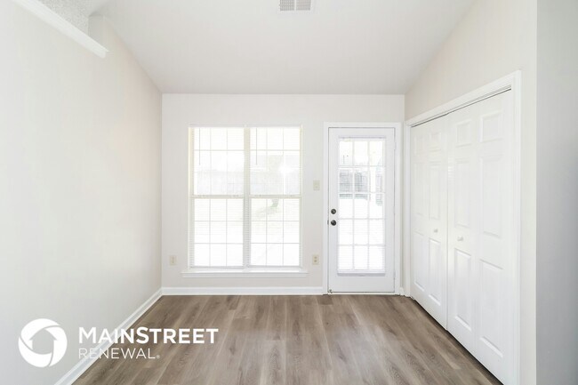 Foto del edificio - 2419 Lasonya Ln