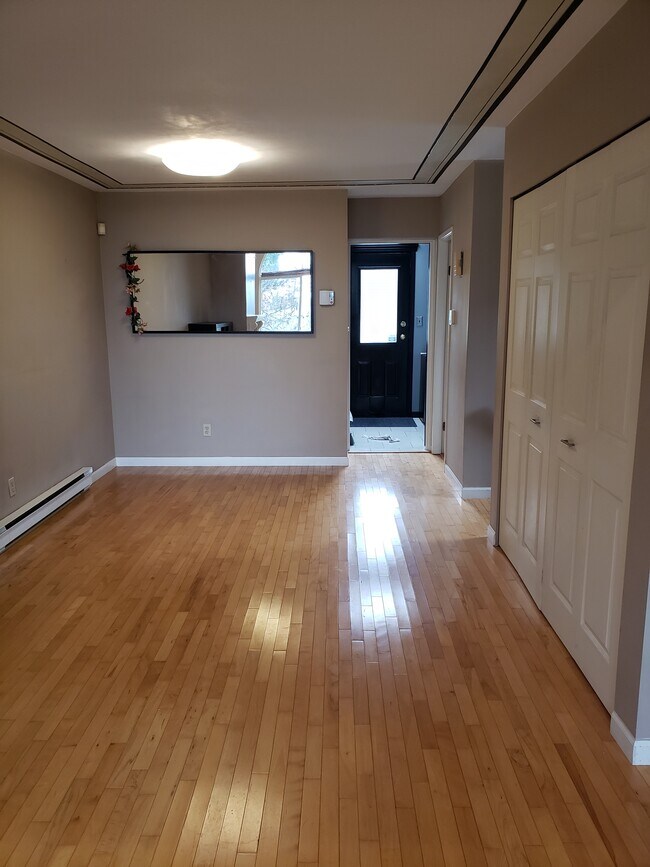 Building Photo - 845 68th Av W