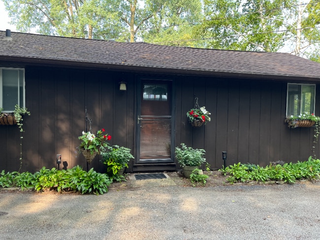 Building Photo - W1200 S Shore Dr