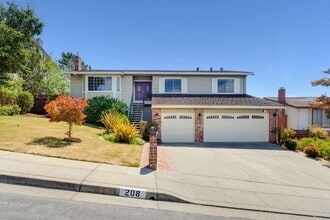 Building Photo - 208 Crestview Dr