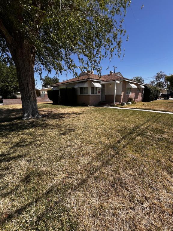 Primary Photo - 1149 W Ave H-11