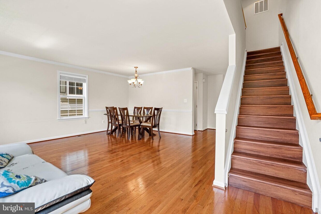 2910 Truffle Oak Place, Woodbridge, VA 22191 Townhome Rentals in