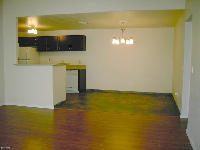Building Photo - 5241 Lindell Rd