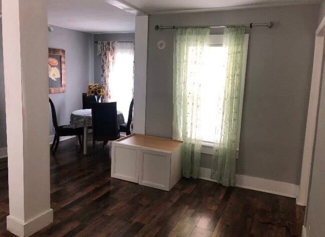 Building Photo - 14 Reynolds Ave