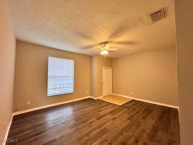 Foto del edificio - 126 Pine Ln