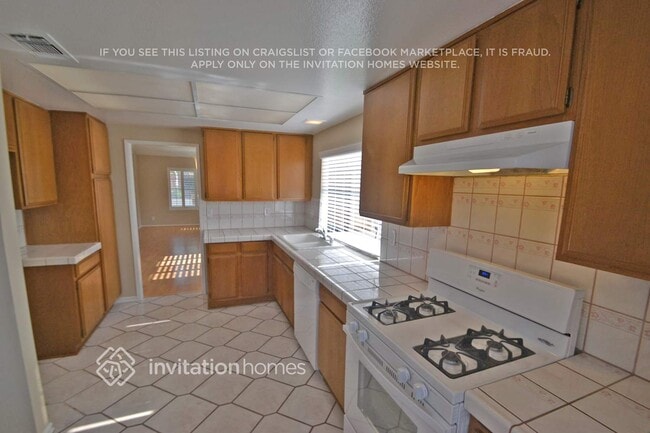 Foto del edificio - 4475 Kennedy Ct