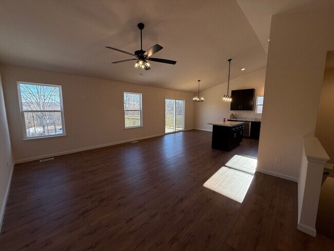 Foto del edificio - NEW CONSTRUCTION HOME!