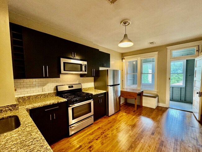 Foto del edificio - 1039 N Wood St