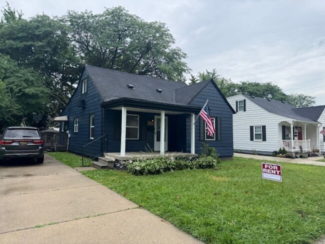 Building Photo - Your dream home is here!
