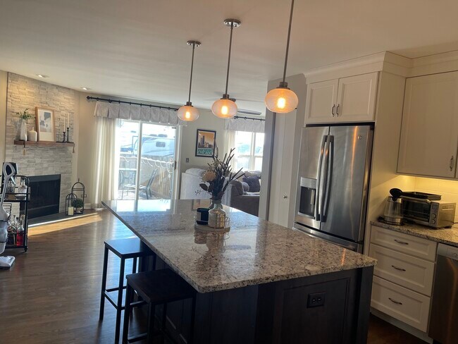 Foto del edificio - 3252 Cool Springs Ct