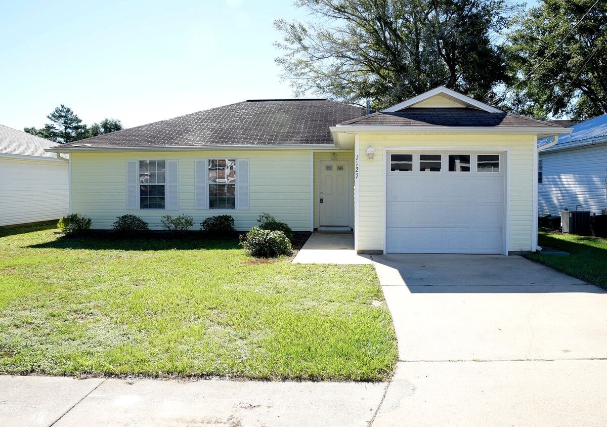 Primary Photo - Charming 3 bedroom 2 bath home
