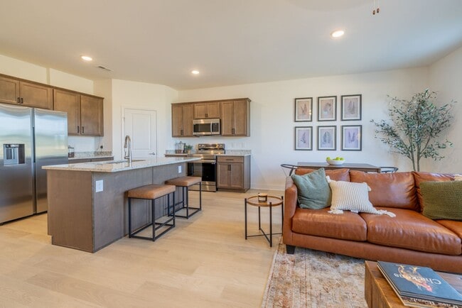 Foto del edificio - The Lily at Chapman Trace + !!!First days ...