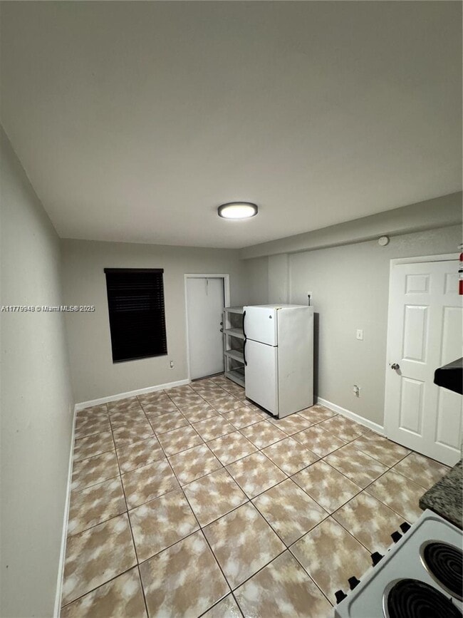 Foto del edificio - 17325 Homestead Ave